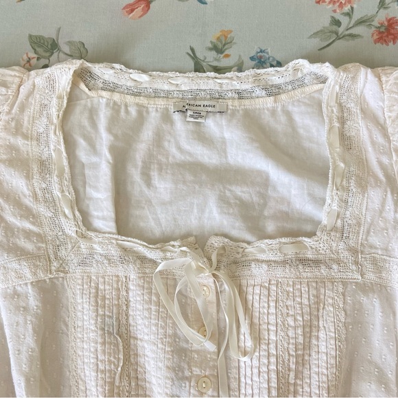 Dainty Cottagecore Blouse with Lace and Bows - Picture 2 of 4